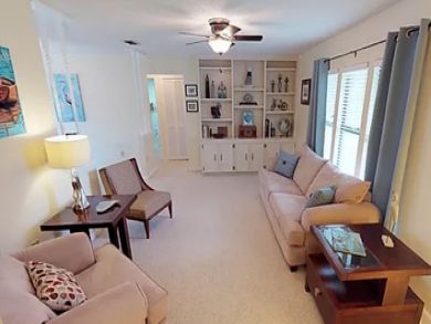 Charming Vacation Home on Bradenton. Call Today.